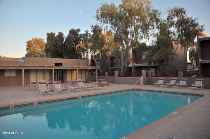 Primary Photo - 2808 E Le Marche Ave