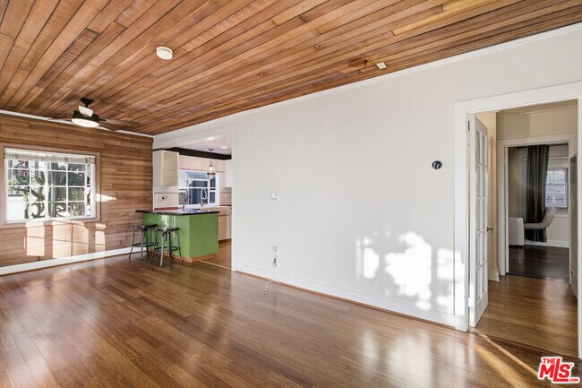 Foto del edificio - 316 E Ellis Ave