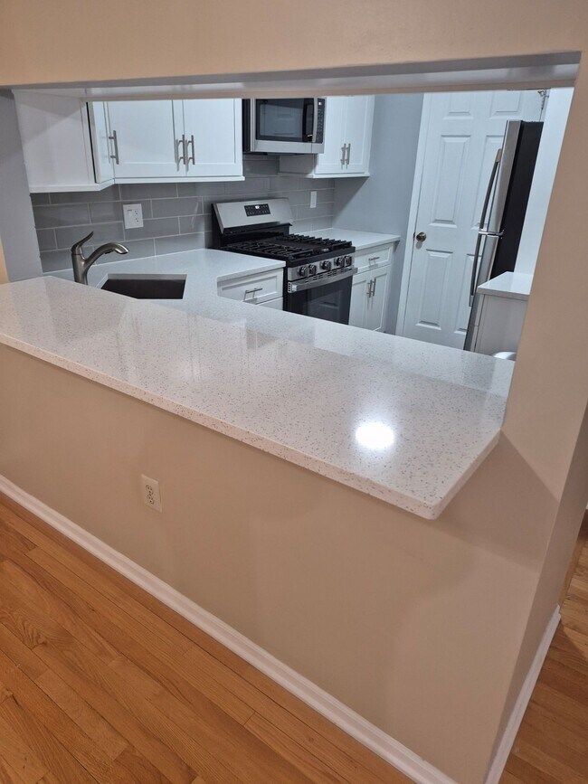 Foto del edificio - 216 Hickory Ct