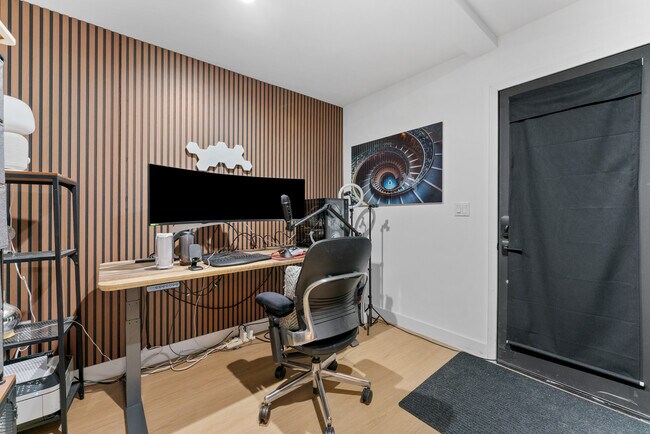 Building Photo - 351 S Catalina St