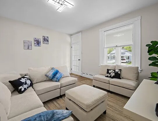 Foto del edificio - 7608 Chelwynde Ave