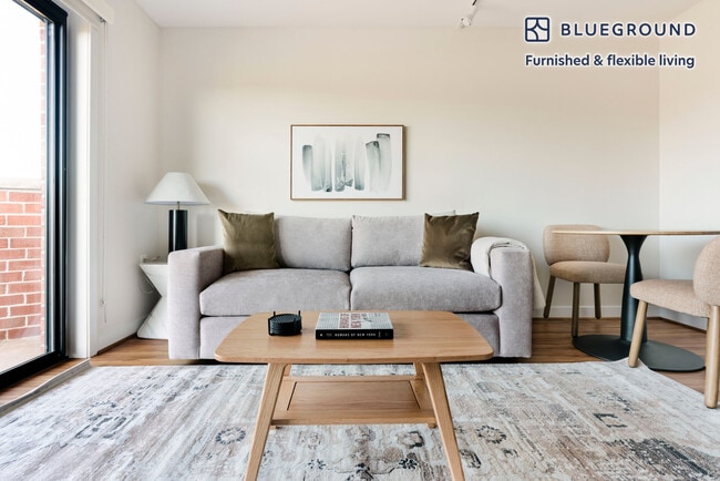 Foto del edificio - 2500 Clarendon Blvd