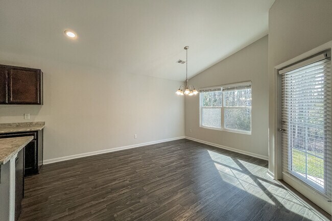 Building Photo - 1127 Autumns Wood Cir E