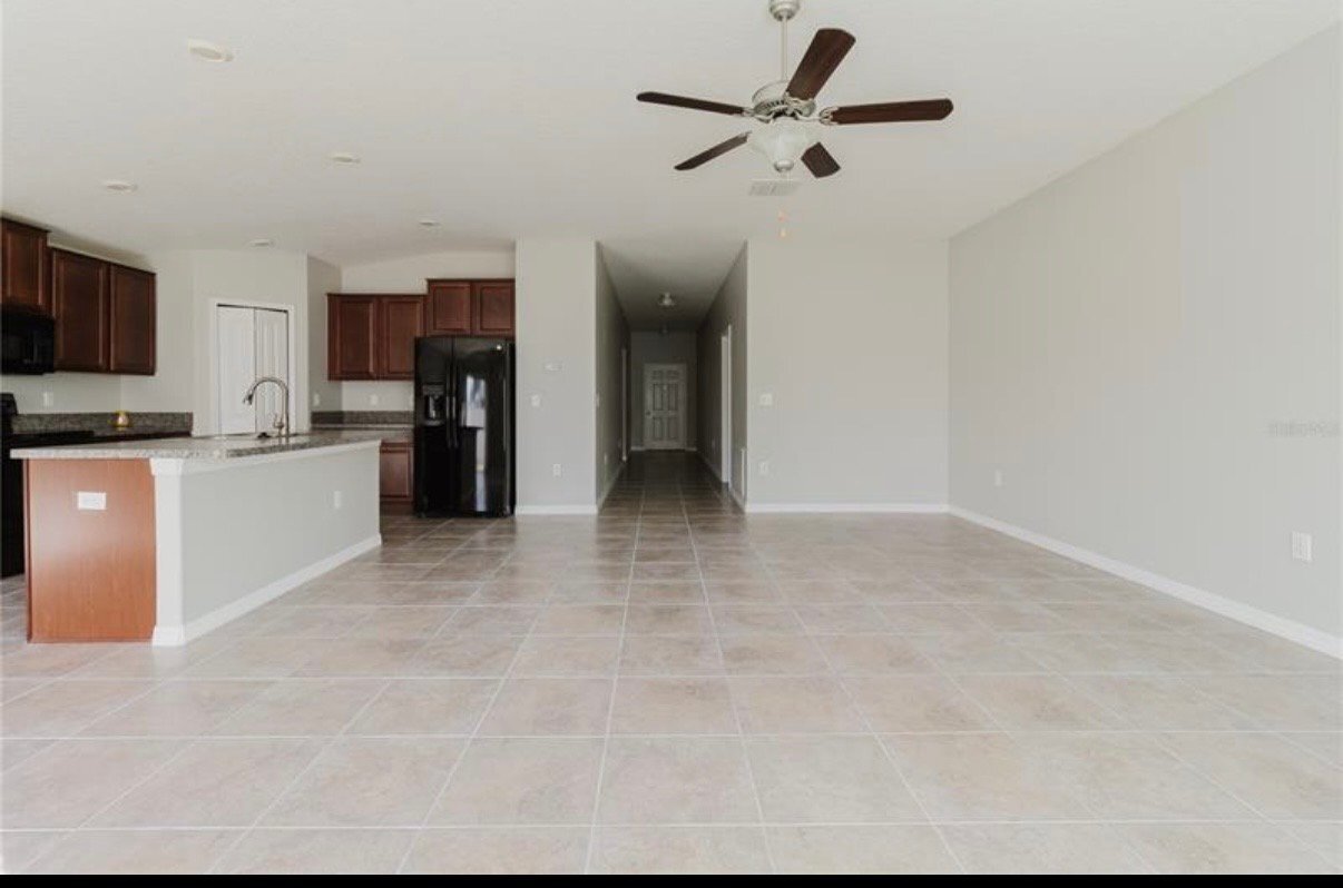 Foto del edificio - 304 Cascade Bend Dr