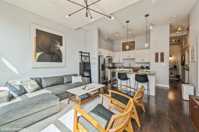 Foto del edificio - 740 W Fulton St