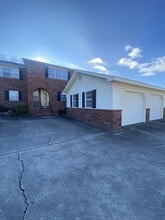 Building Photo - 2600 Brooken Hill Dr