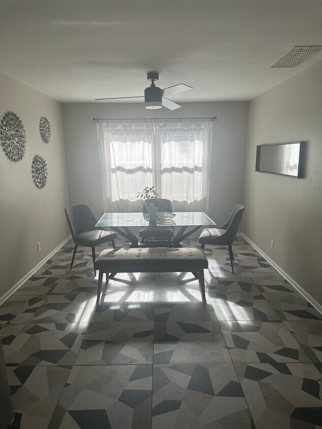 Foto del edificio - 5717 E 16th St