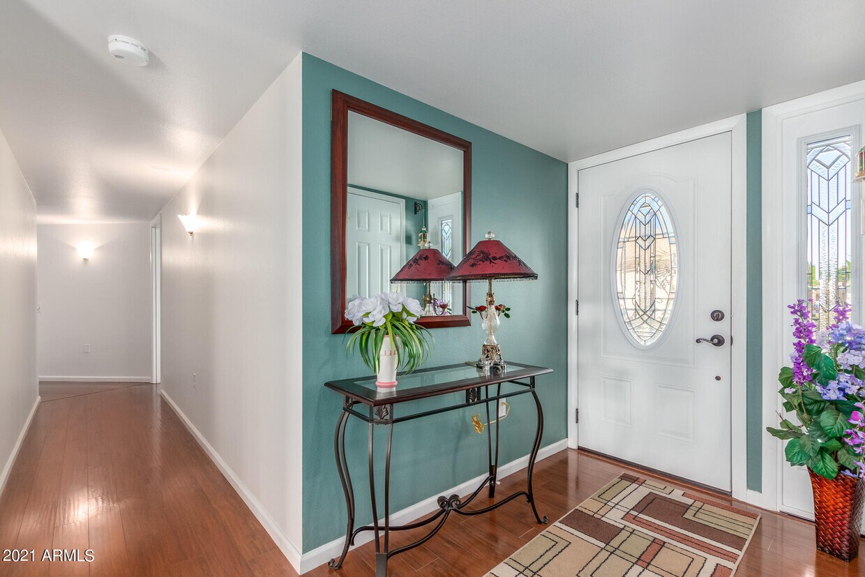 Primary Photo - 10506 W Hutton Dr
