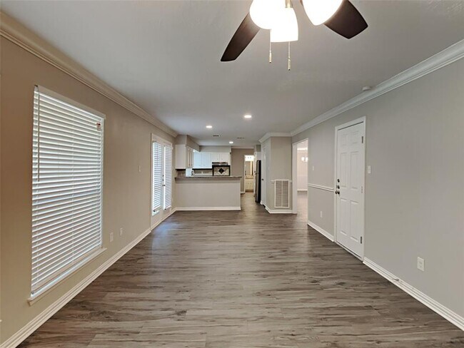 Building Photo - 15506 Swan Creek Dr