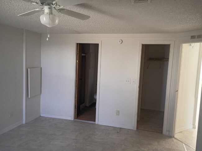 Foto del edificio - 1017 June Terrace