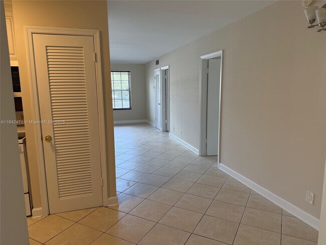 Foto del edificio - 2420 SE 17th St