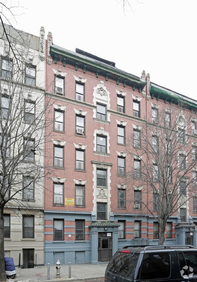 Building Photo - 2595 Briggs