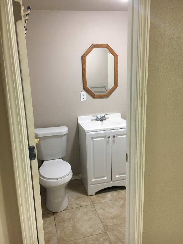 Foto del edificio - 409 Elm Forest Loop