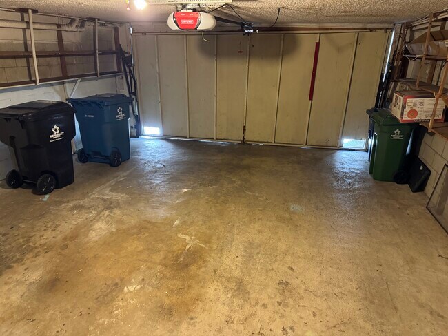 Foto del edificio - 106 N Chapel Ave