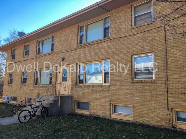 Building Photo - 806 Greenbrier Road