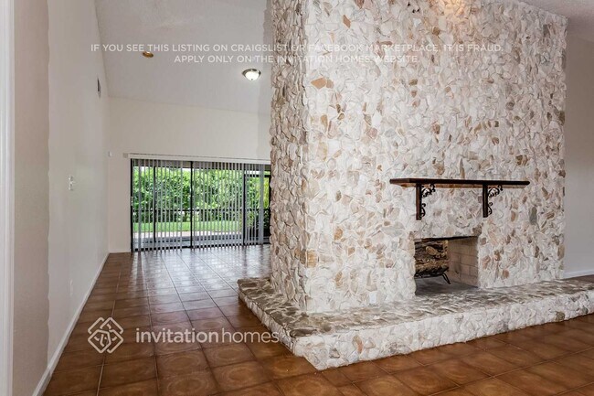 Foto del edificio - 10941 NW 7th St