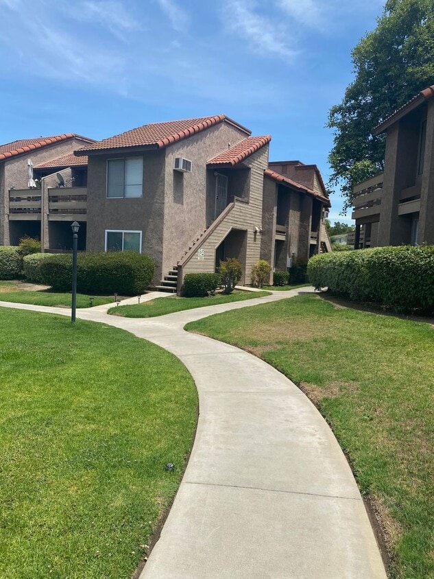 Primary Photo - 1 Bed 1 Bath condo in Corona