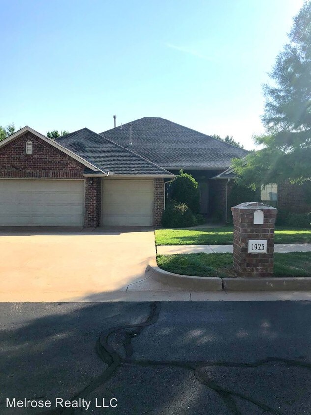 Foto principal - 4 br, 2.5 bath House - 1925 CEDAR POINTE LANE