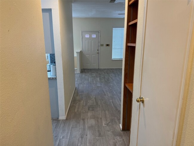 Building Photo - 1103 Dulles Ave