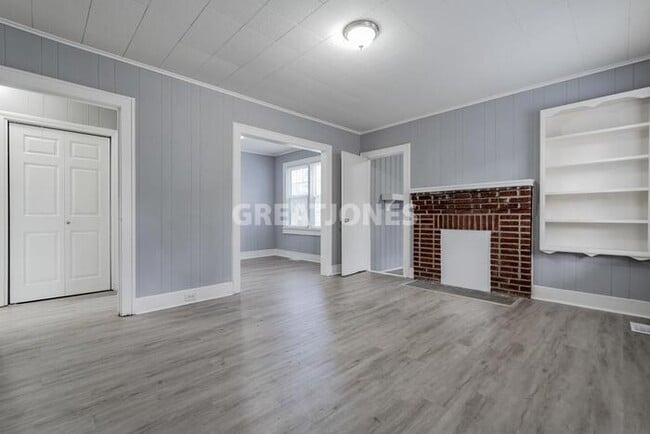 Building Photo - 407 Pineneedle Rd