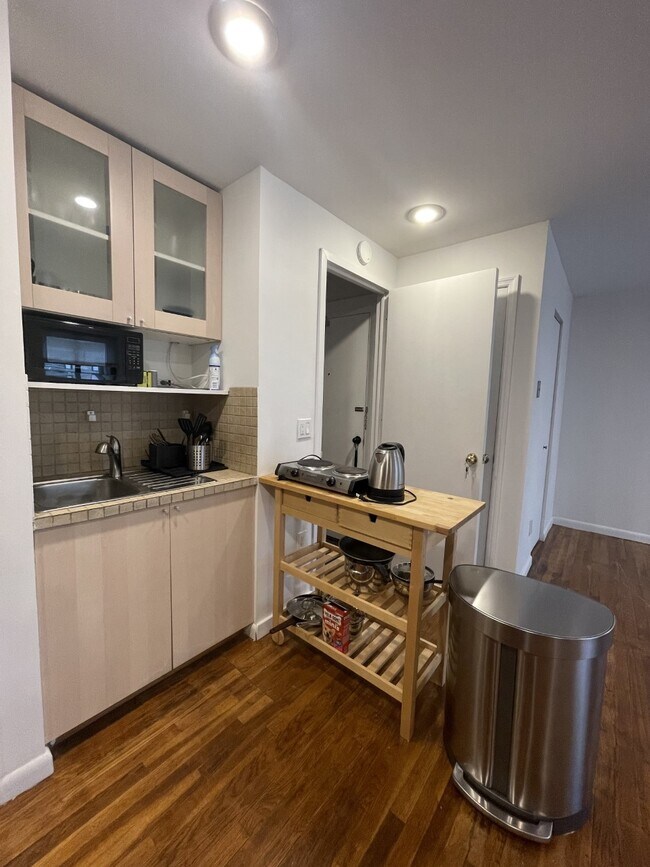 Foto del edificio - 349 W 53rd St