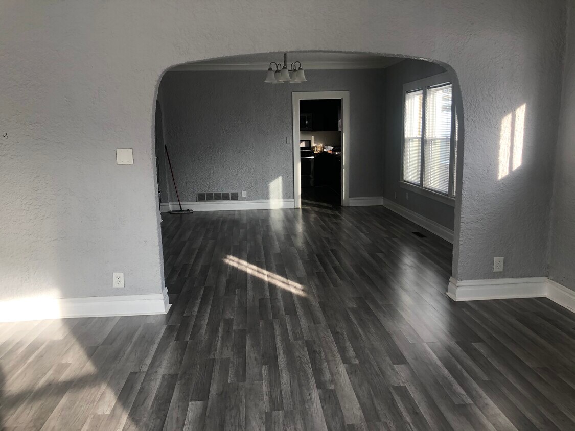 Living/Dining Room - 508 N William St