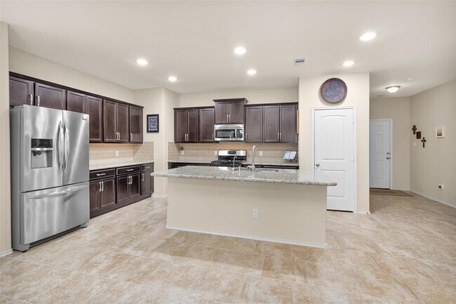 Foto del edificio - 8458 Coral Cove Pass Ln