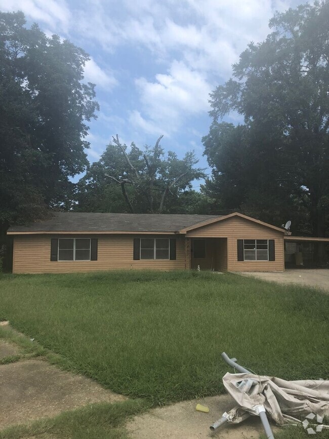 Building Photo - 3016 Bibb St