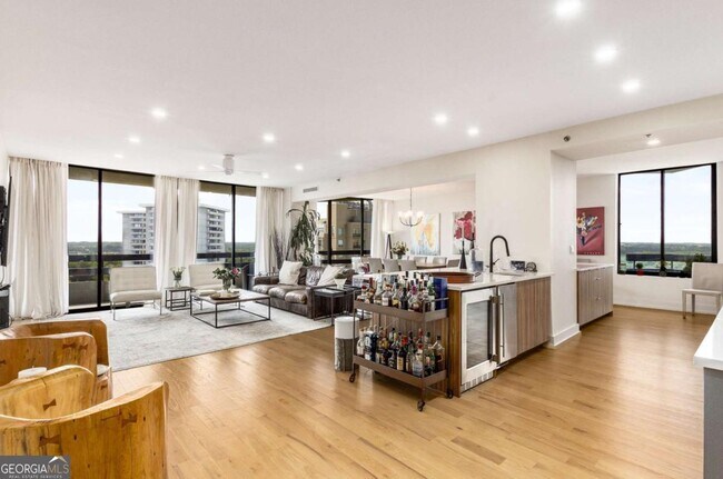 Foto del edificio - 2660 Peachtree Rd NW