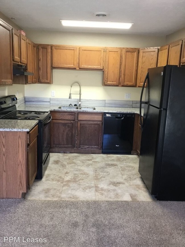 Building Photo - 5 Church Dr