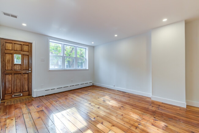 Building Photo - 1311 Sigel St