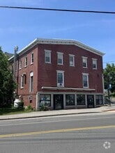 Building Photo - 2 Main St
