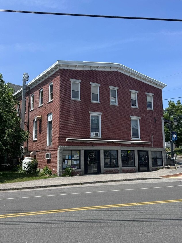 Primary Photo - 2 Main St