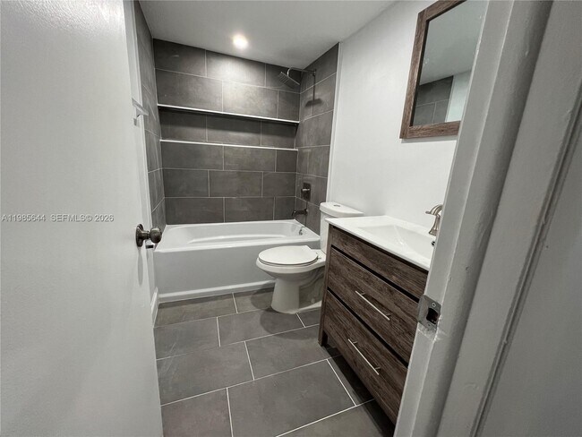 Foto del edificio - 8635 NW 8th St