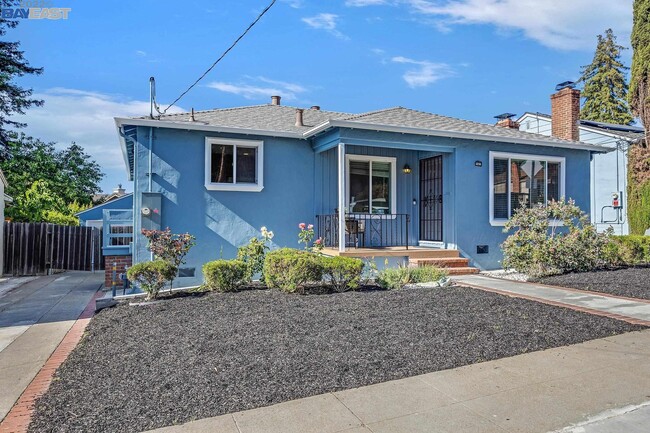 Photo - 2230 Romey Ln House