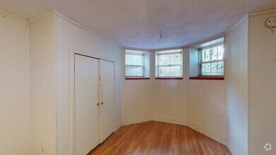 Building Photo - 513 Beacon St