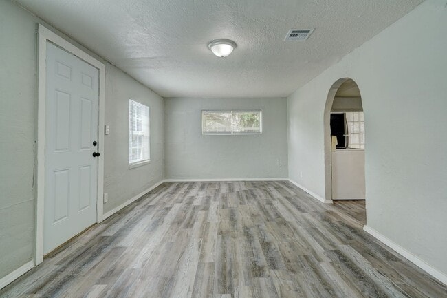 Building Photo - 2 bed, 1 bath home in Norman, OK