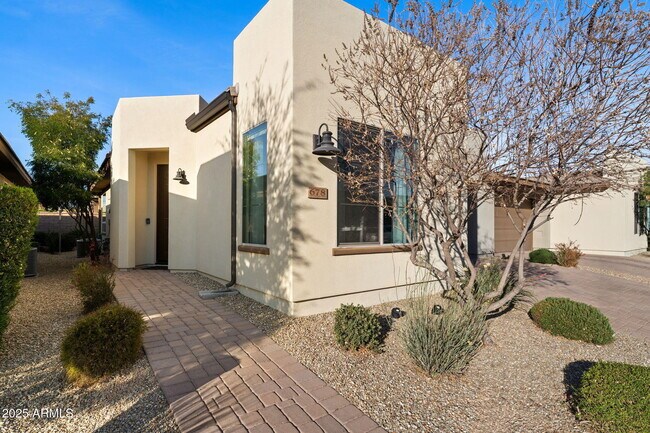 Building Photo - 678 E Cobble Stone Dr