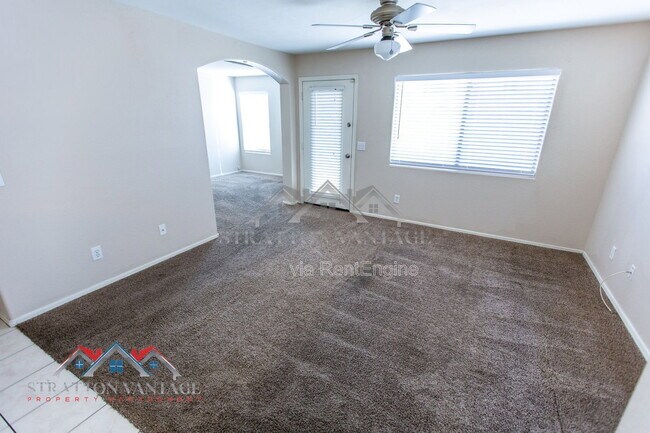 Foto del edificio - 12913 W Palm Ln