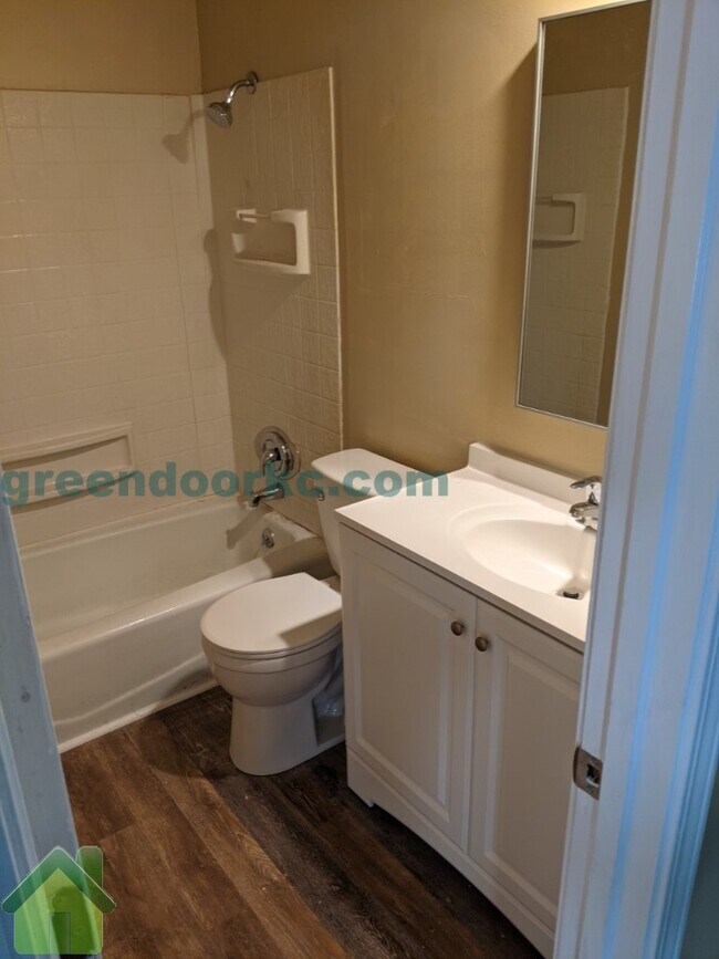 Building Photo - 633 S Penrose Ln