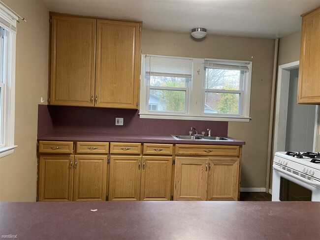 Foto del edificio - 2 br, 1 bath House - 1124 E Larch Ave