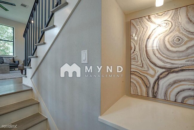 Foto del edificio - 4 br, 4.5 bath House - 4415 Schuler St #C