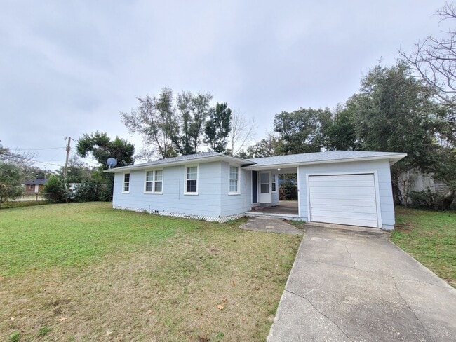 Building Photo - MOVE IN SPECIAL: HALF OFF first full month of rent!!!