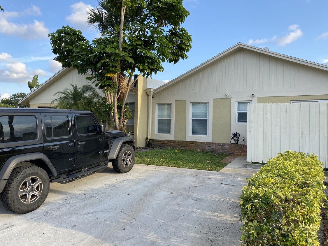 Foto principal - 226 SE 1st Cir