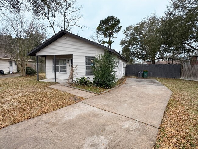 Building Photo - 918 Bolton Ct