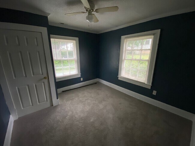 Building Photo - Bungalow in Gastonia