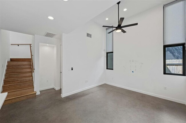 Building Photo - 2613 Zaragosa St