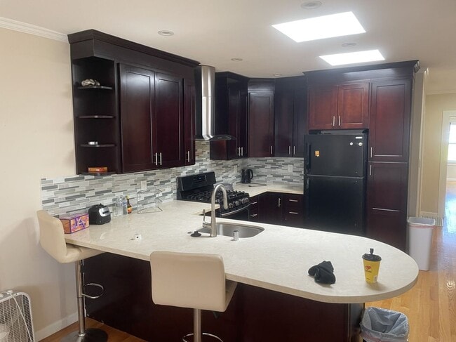 Foto del edificio - 586 39th Ave