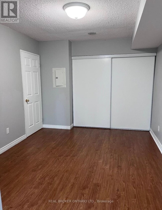 Building Photo - 18 Parkview Ave