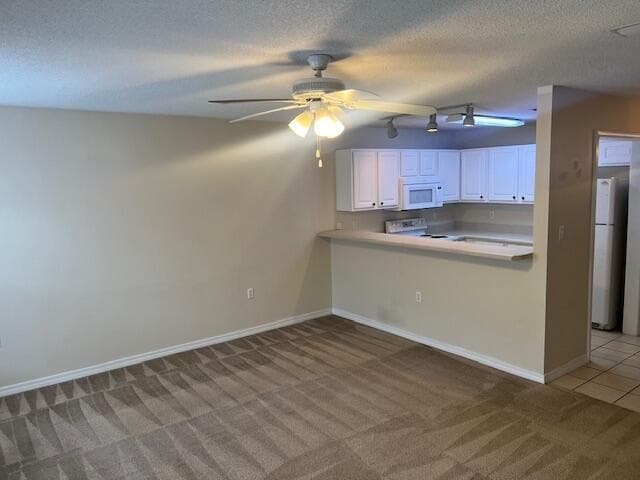 Building Photo - 977 Scenic Oak Ln